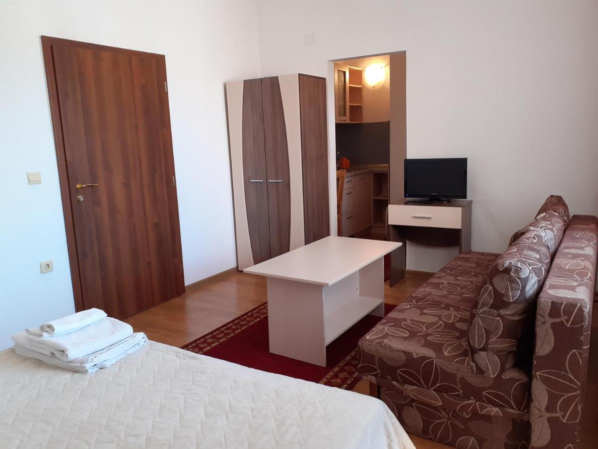 Gelov Hotel Берковиця Екстер'єр фото