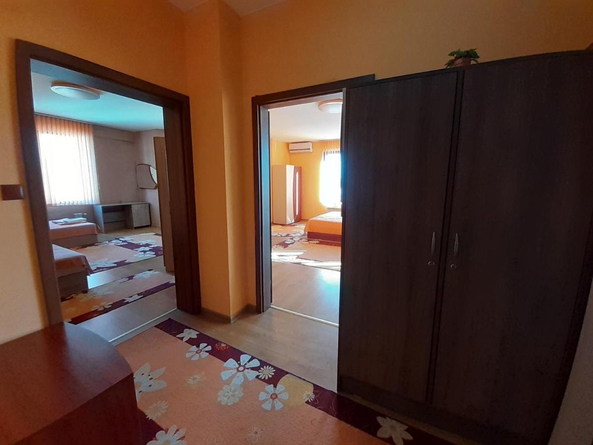 Gelov Hotel Берковиця Екстер'єр фото