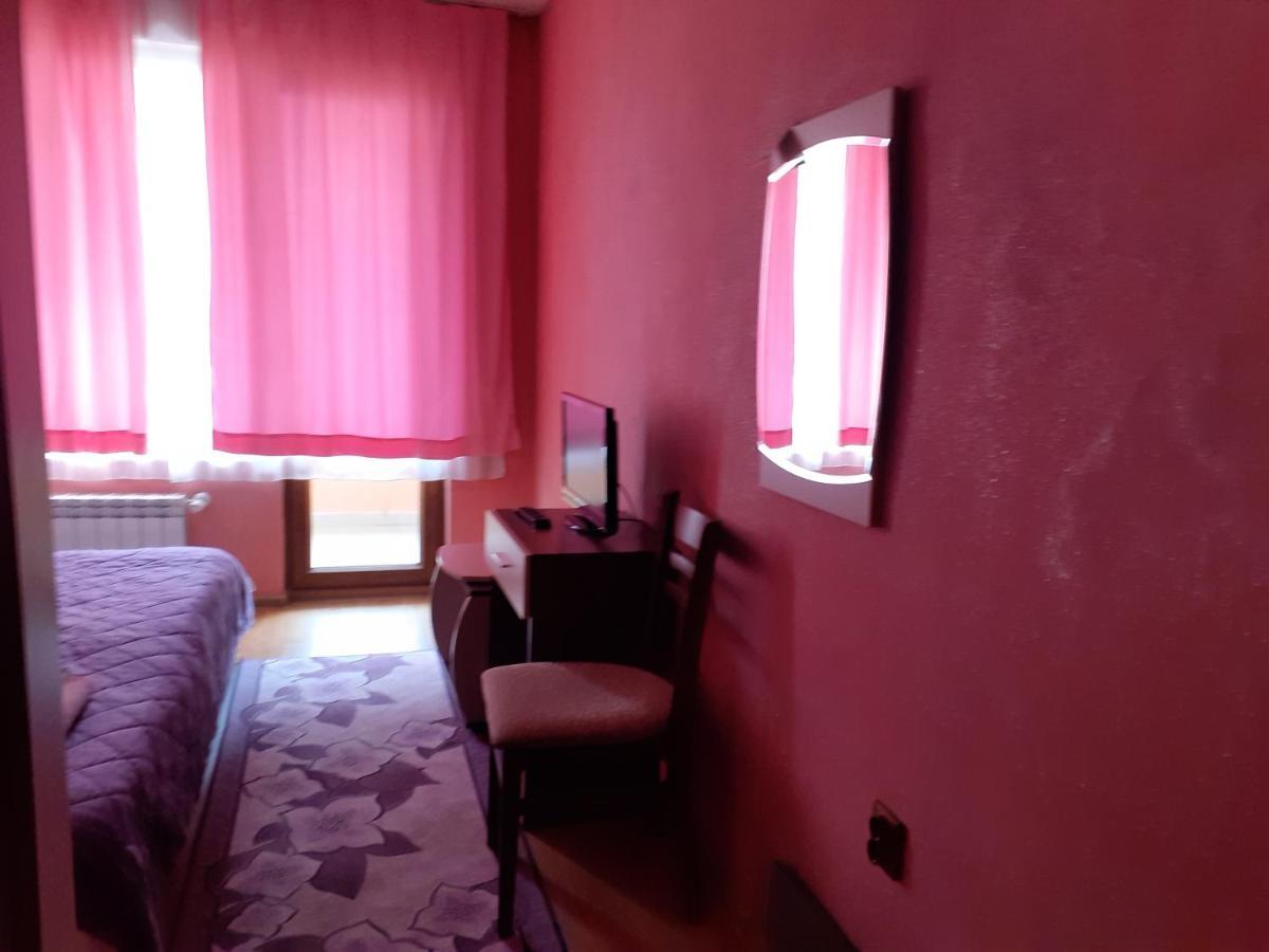 Gelov Hotel Берковиця Екстер'єр фото