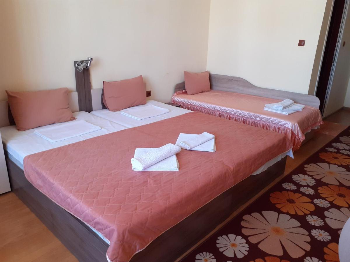 Gelov Hotel Берковиця Екстер'єр фото