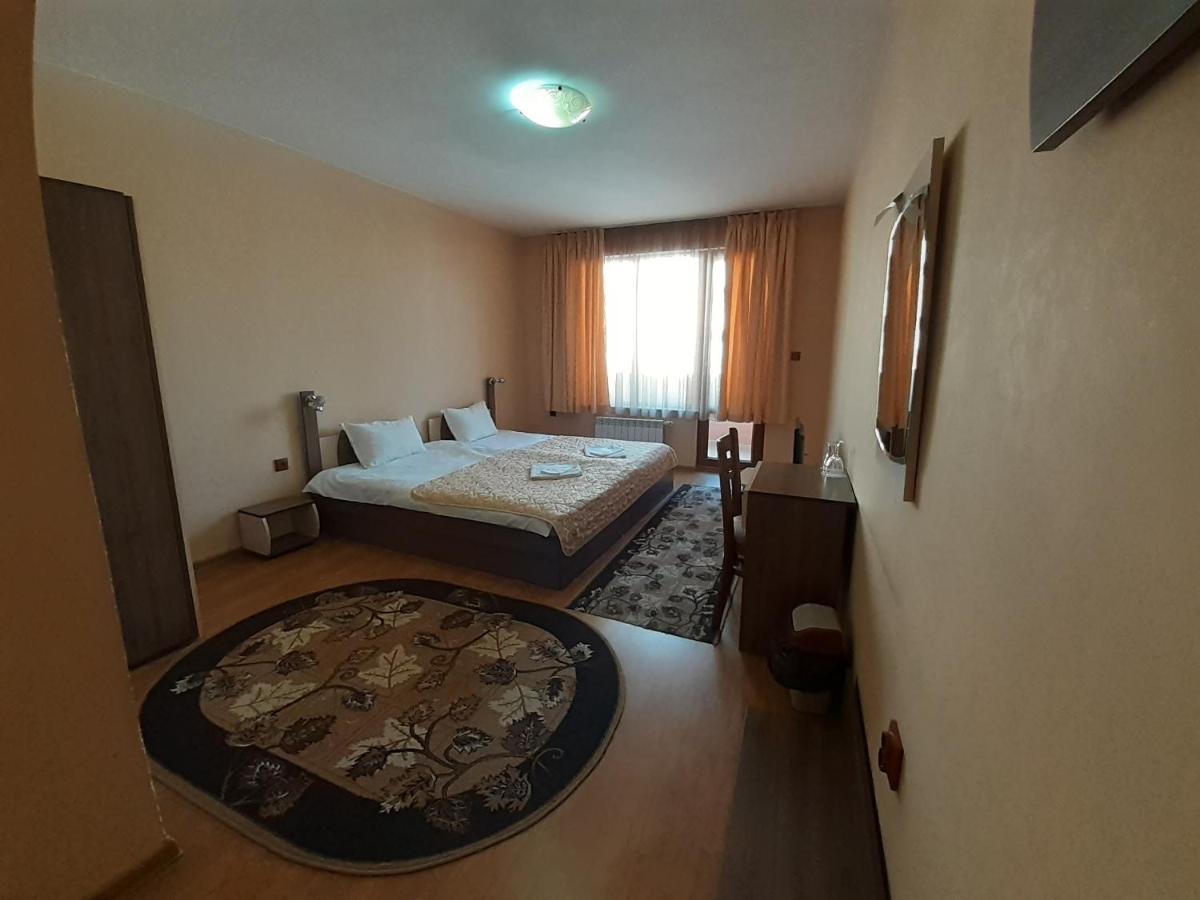 Gelov Hotel Берковиця Екстер'єр фото