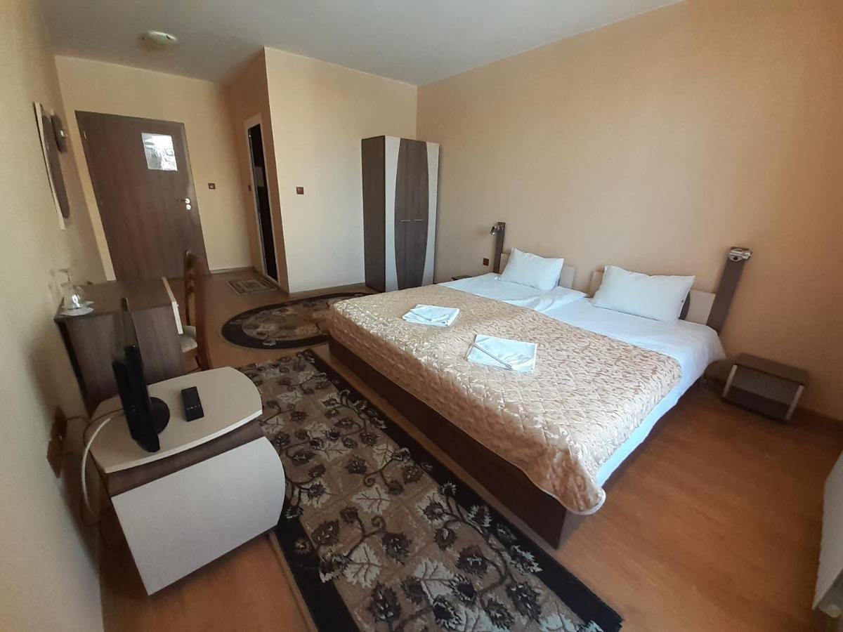 Gelov Hotel Берковиця Екстер'єр фото