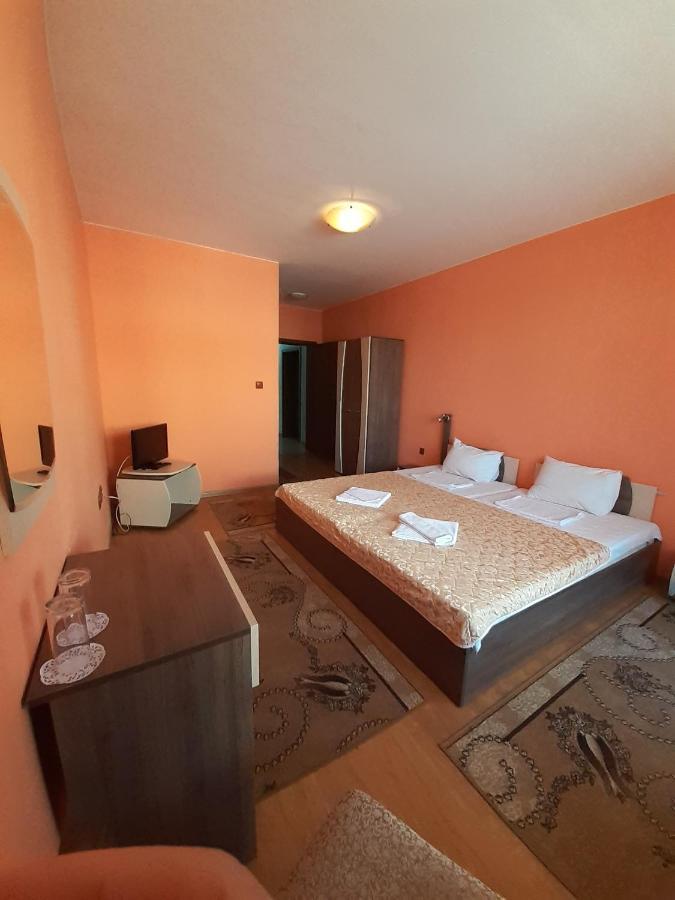 Gelov Hotel Берковиця Екстер'єр фото