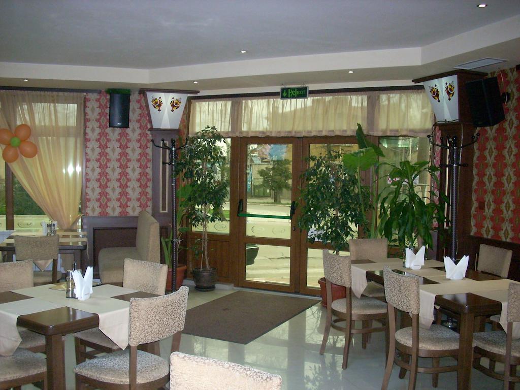 Gelov Hotel Берковиця Екстер'єр фото