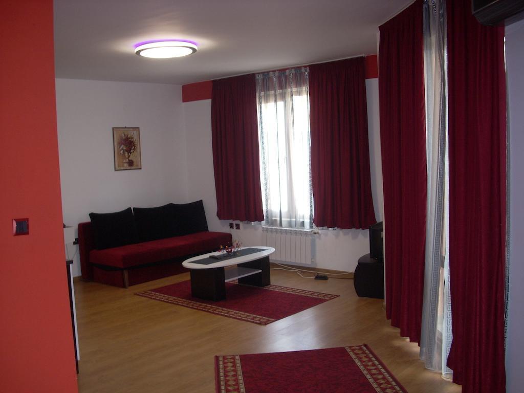 Gelov Hotel Берковиця Екстер'єр фото