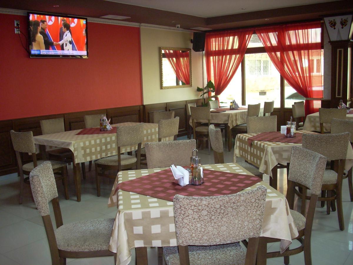 Gelov Hotel Берковиця Екстер'єр фото
