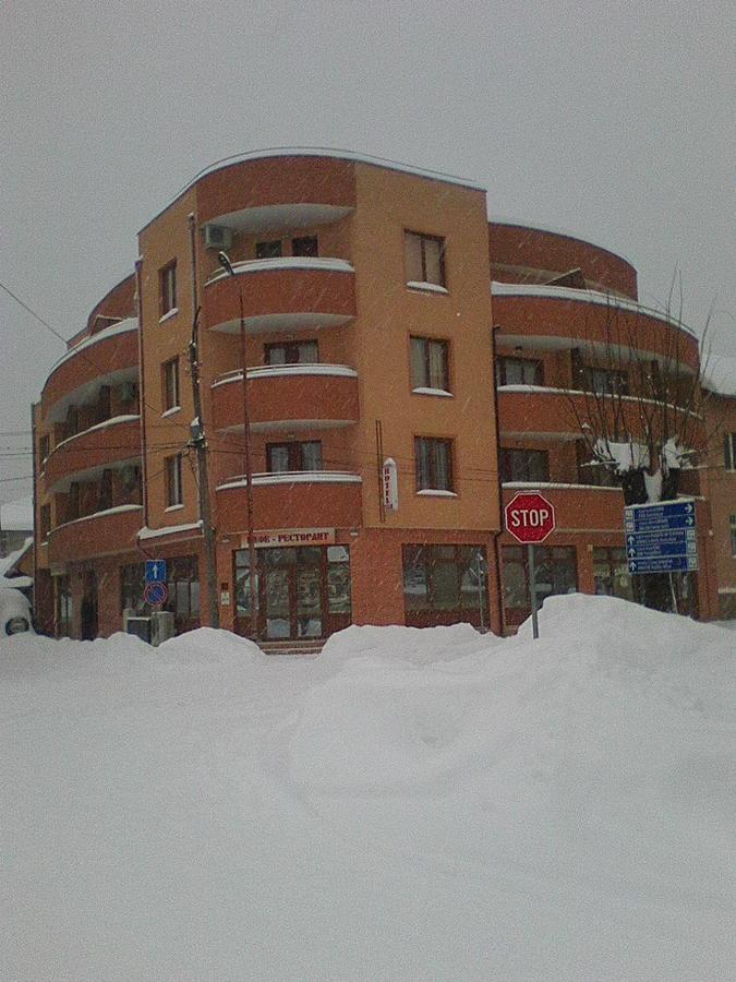 Gelov Hotel Берковиця Екстер'єр фото